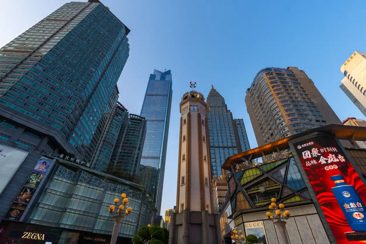 光纤照明与LED灯具在酒店商业空间中的选型与搭配技巧