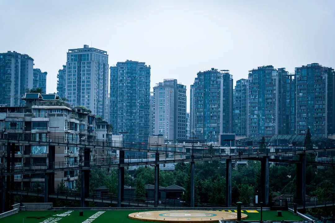 2024年深圳照明行业趋势：LED灯具与光纤技术的融合应用