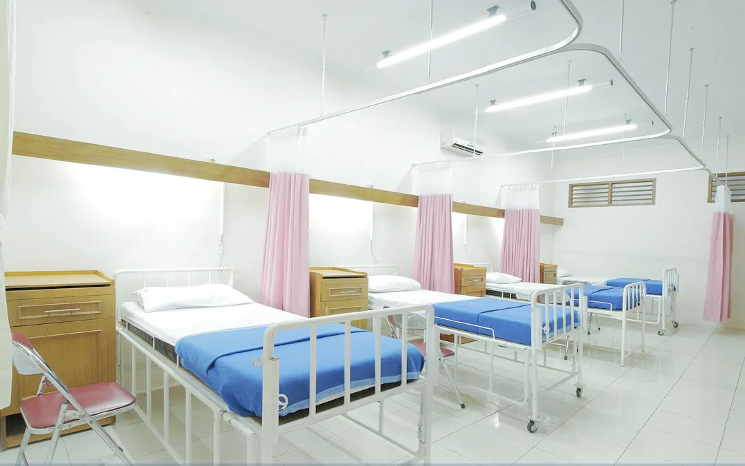 深圳LED灯具与光纤照明融合应用的技术趋势分析